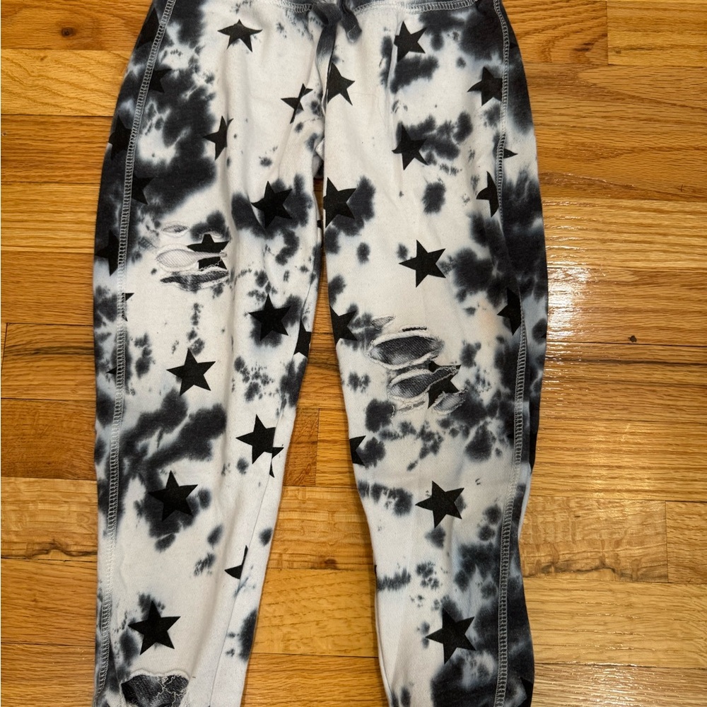 2 Chic Monochrome Star Print Joggers